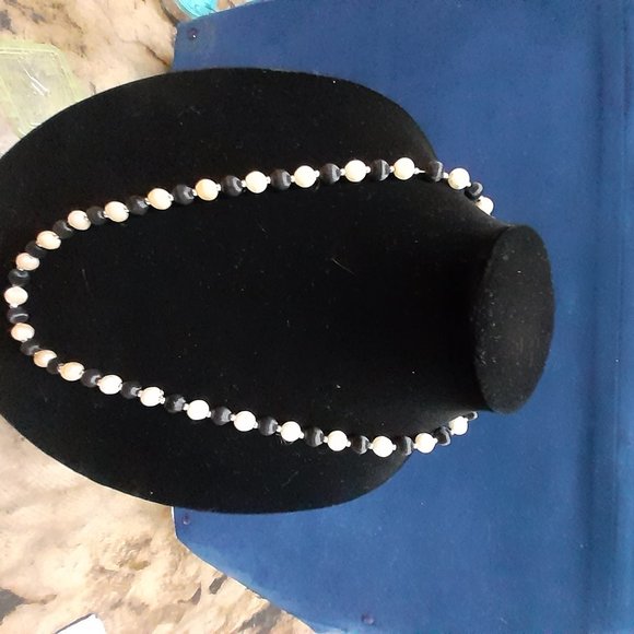 Assorted Jewelry Ensemble - Picture 2 of 8